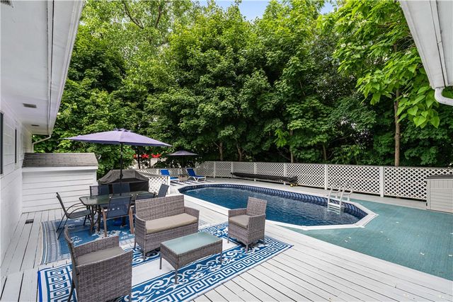 8 Palmer Street, Smithfield, RI 02828