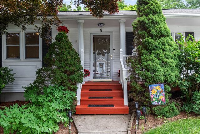 8 Palmer Street, Smithfield, RI 02828