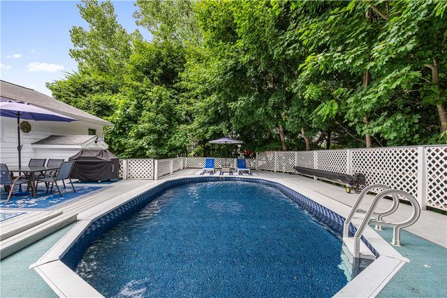 8 Palmer Street, Smithfield, RI 02828