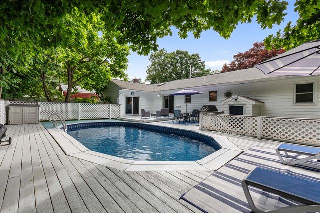 8 Palmer Street, Smithfield, RI 02828