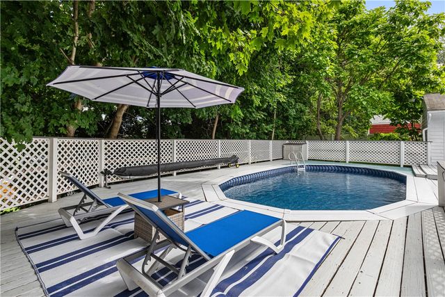 8 Palmer Street, Smithfield, RI 02828