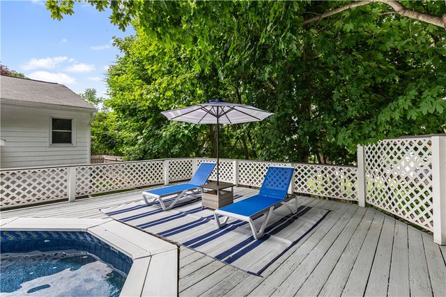 8 Palmer Street, Smithfield, RI 02828