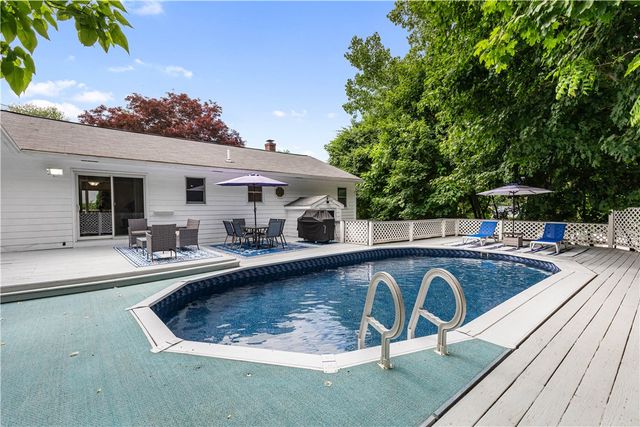 8 Palmer Street, Smithfield, RI 02828