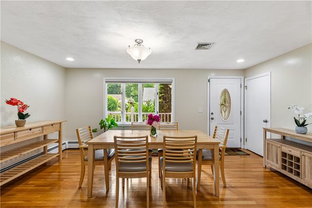 8 Palmer Street, Smithfield, RI 02828