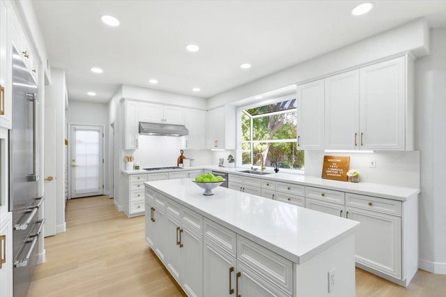 18922 Congress Junction Court, Saratoga, CA 95070