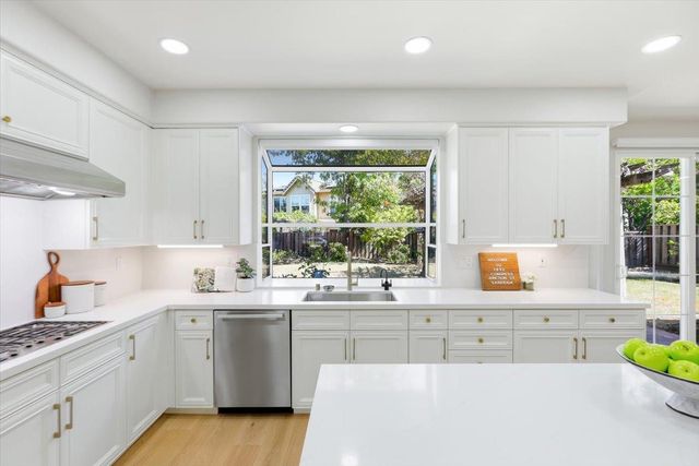 18922 Congress Junction Court, Saratoga, CA 95070