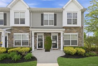 32 Weatherby Lane #32, Central Islip, NY 11722