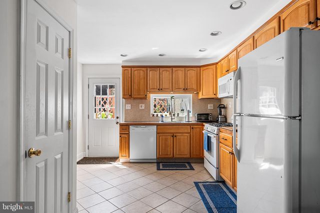 2520 WEBSTER ST, Philadelphia, PA 19146