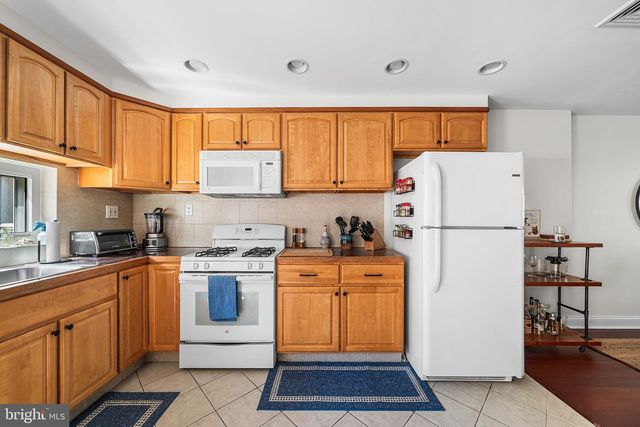2520 WEBSTER ST, Philadelphia, PA 19146