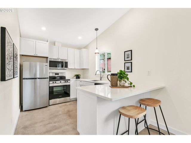 7630 N DRUMMOND Ave, Portland, OR 97217