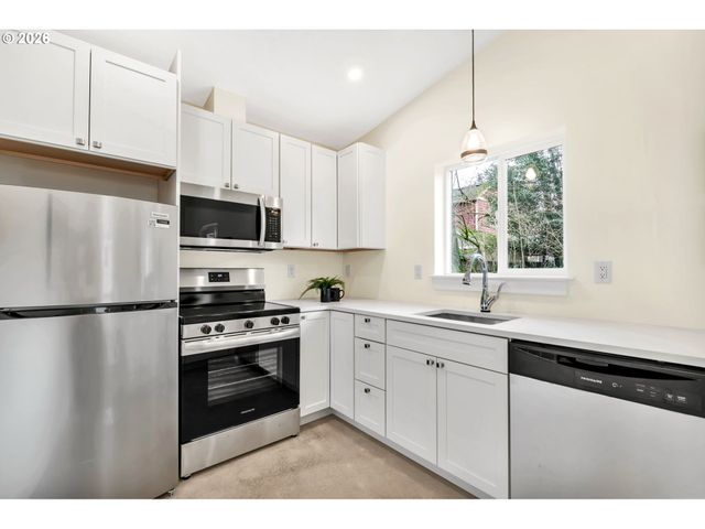 7630 N DRUMMOND Ave, Portland, OR 97217