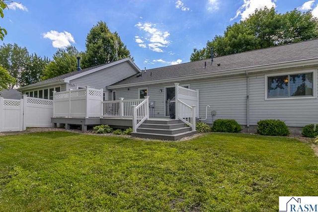109 Creative Court, Mankato, MN 56001