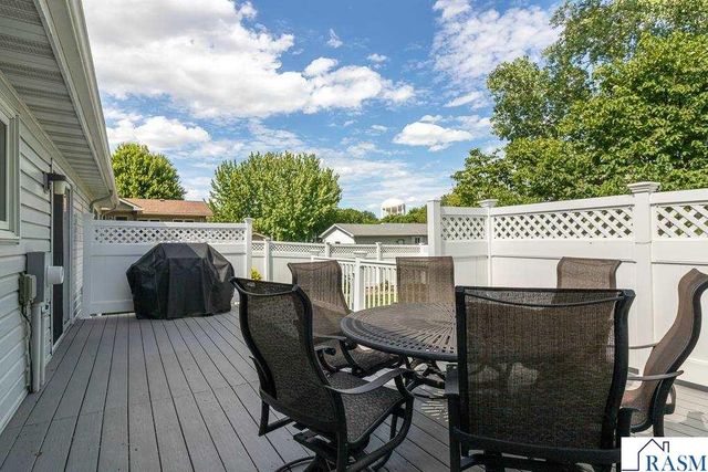 109 Creative Court, Mankato, MN 56001