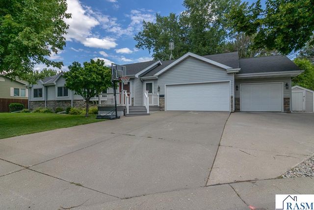 109 Creative Court, Mankato, MN 56001