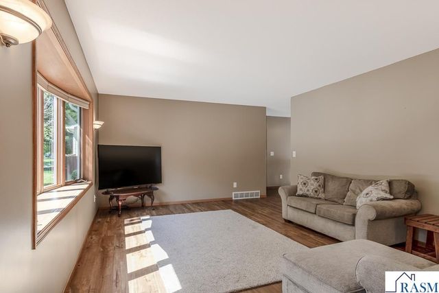 109 Creative Court, Mankato, MN 56001