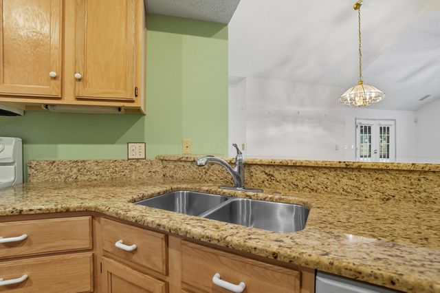 66 Abbeycross Lane, Westerville, OH 43082