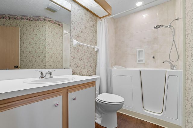 66 Abbeycross Lane, Westerville, OH 43082