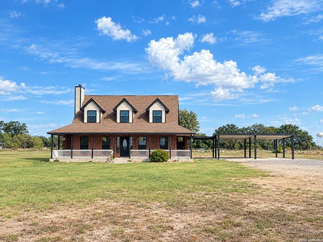 106 EAGLE CREEK RANCH BLVD, Floresville, TX 78114