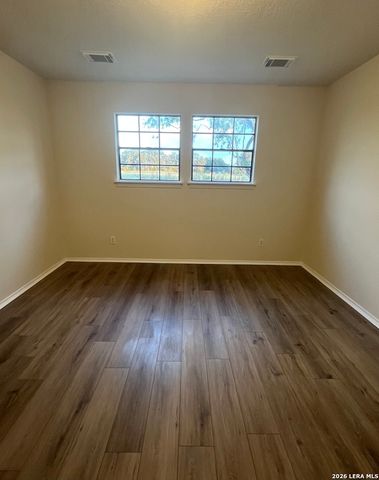 106 EAGLE CREEK RANCH BLVD, Floresville, TX 78114