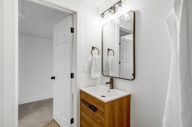 6691 21st St, Sacramento, CA 95822