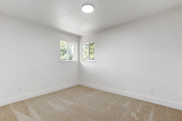 6691 21st St, Sacramento, CA 95822