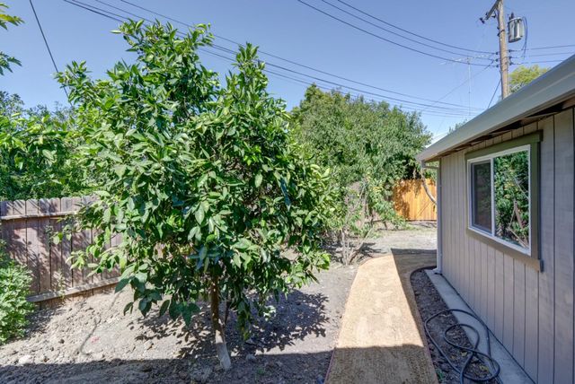 6691 21st St, Sacramento, CA 95822