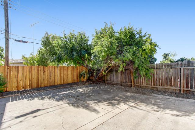 6691 21st St, Sacramento, CA 95822