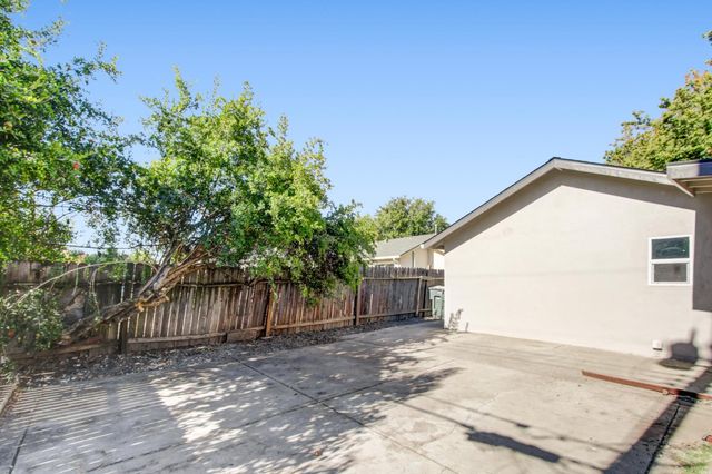 6691 21st St, Sacramento, CA 95822