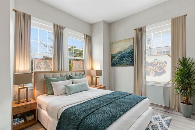 8 Laurel St, Whitman, MA 02382