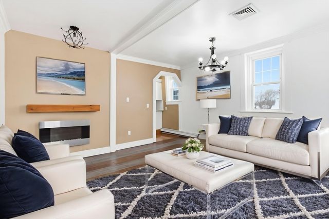 8 Laurel St, Whitman, MA 02382