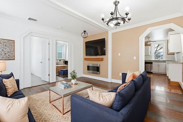 8 Laurel St, Whitman, MA 02382