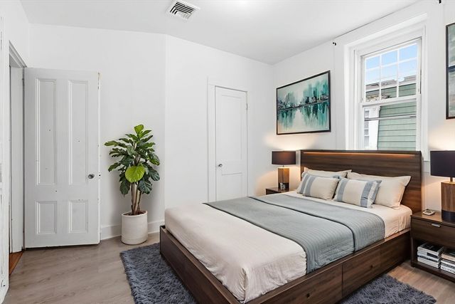 8 Laurel St, Whitman, MA 02382