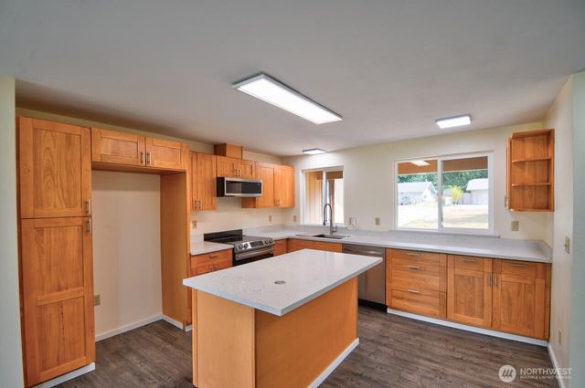 2413 Westlake Drive SE, Lacey, WA 98503