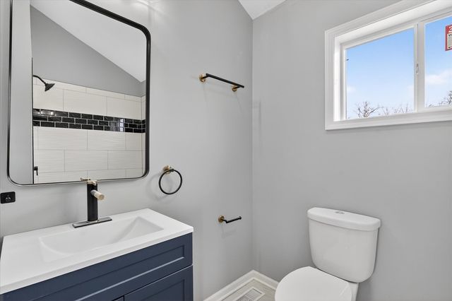 15355 7th Avenue, Phoenix, IL 60426