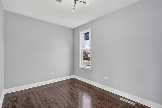 15355 7th Avenue, Phoenix, IL 60426