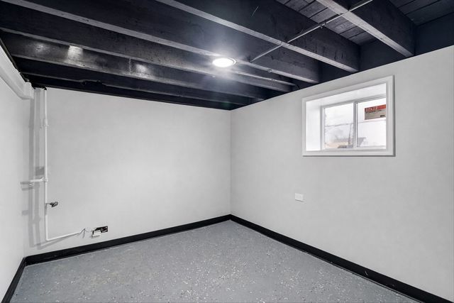 15355 7th Avenue, Phoenix, IL 60426