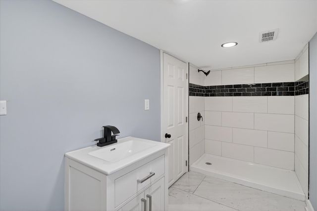 15355 7th Avenue, Phoenix, IL 60426