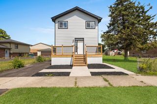 15355 7th Avenue, Phoenix, IL 60426