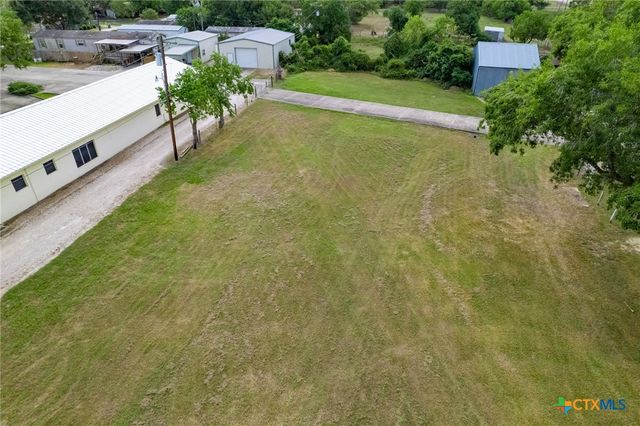 1105 Salem Road, Victoria, TX 77904