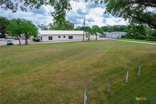 1105 Salem Road, Victoria, TX 77904
