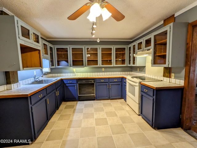 1010 Evangeline Street, Breaux Bridge, LA 70517