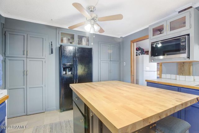 1010 Evangeline Street, Breaux Bridge, LA 70517