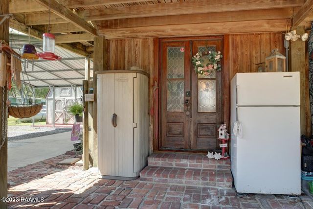 1010 Evangeline Street, Breaux Bridge, LA 70517