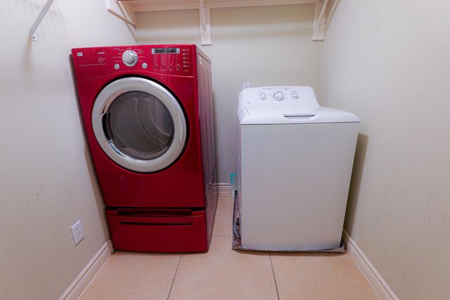 1314 Sherwood Springs Lane, Houston, TX 77043