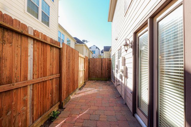 1314 Sherwood Springs Lane, Houston, TX 77043