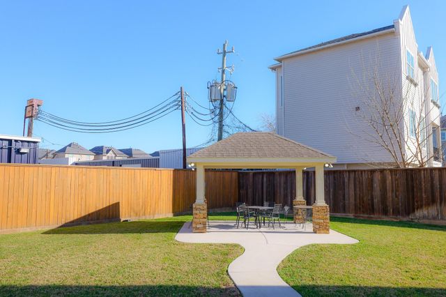 1314 Sherwood Springs Lane, Houston, TX 77043