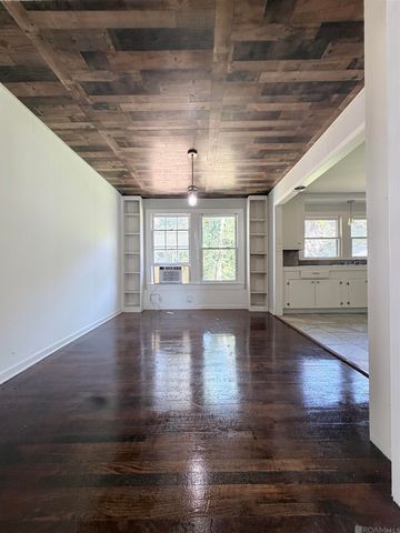 2136 N 16th St, Baton Rouge, LA 70802