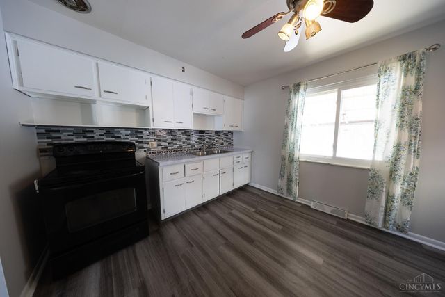 3041 Westknolls Lane, Cincinnati, OH 45211