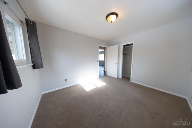 3041 Westknolls Lane, Cincinnati, OH 45211