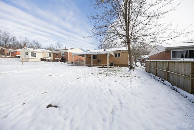 3041 Westknolls Lane, Cincinnati, OH 45211